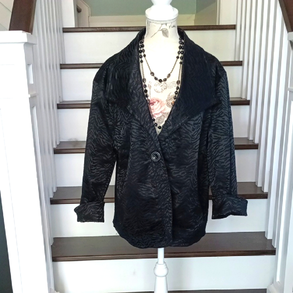 ^ Erin London Black Animal Print Textured Jacket
